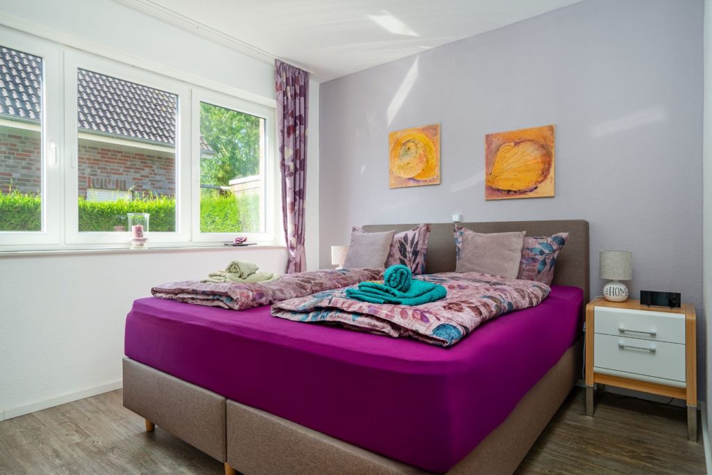 Schlafzimmer 1 mit Boxspringbett